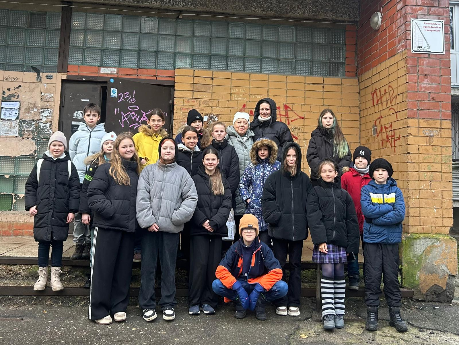 Palīdzi tiem, kas blakus