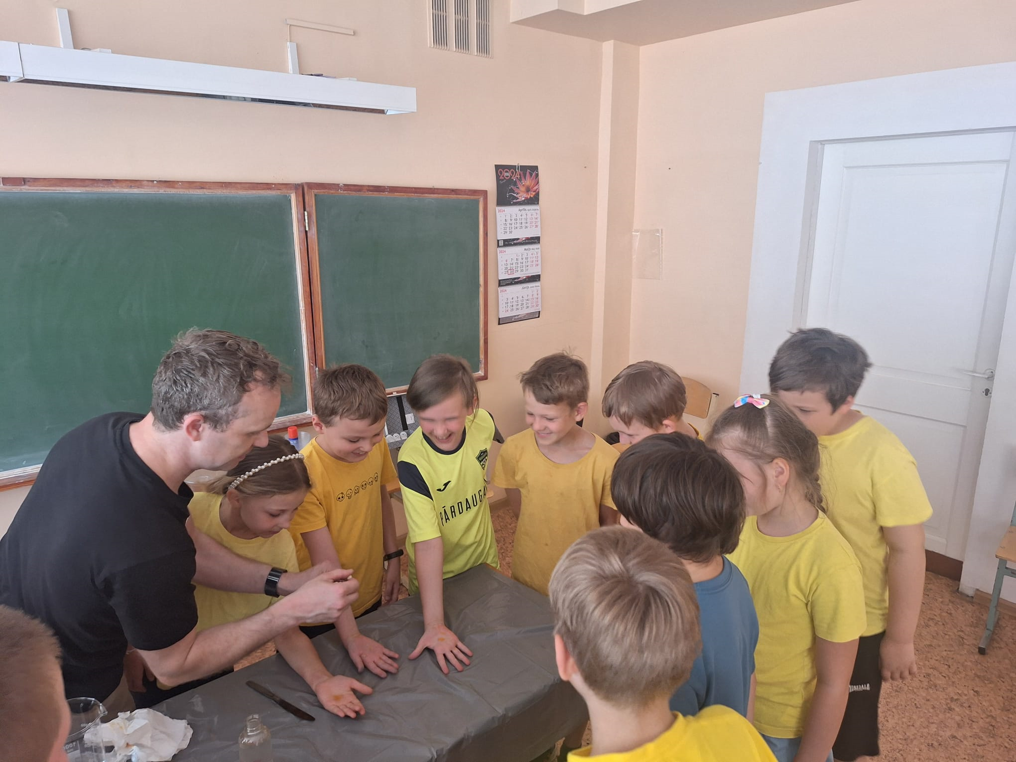 Izzinoša nodarbība - Zinātnes un mākslas krustpunkti